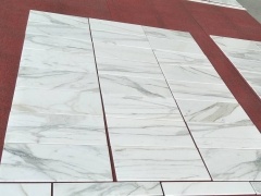 Azulejo patrón de revestimiento de piso de mármol de Calacatta oro