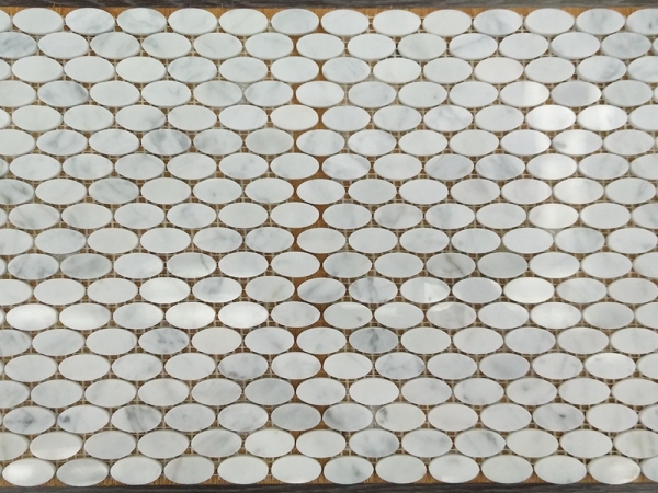azulejo de mosaico oval de mármol blanco de carrara precortado