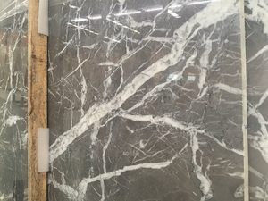 nuevo suelo interior de losa de mármol grigio carnico gris