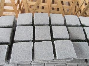 Piedra de pavimento de granito flameado gris oscuro G654