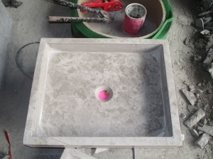 Lavabo de tocador de baño de mármol cuadrado de madera gris pulido