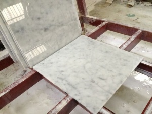 Azulejo de piso de baño de mármol de Carrara blanco pulido