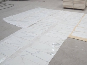 Patrón de suelo de panel de pared de azulejo de mármol blanco de Calacatta